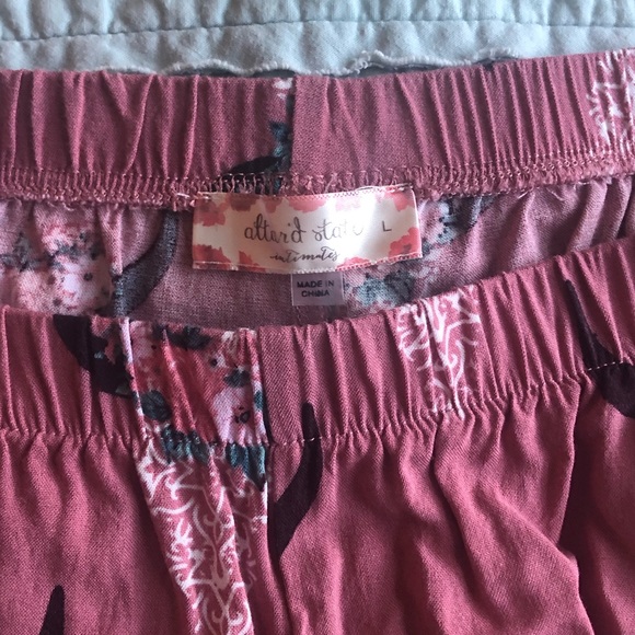 Altar’d State floral skull print shorts. - Picture 3 of 3